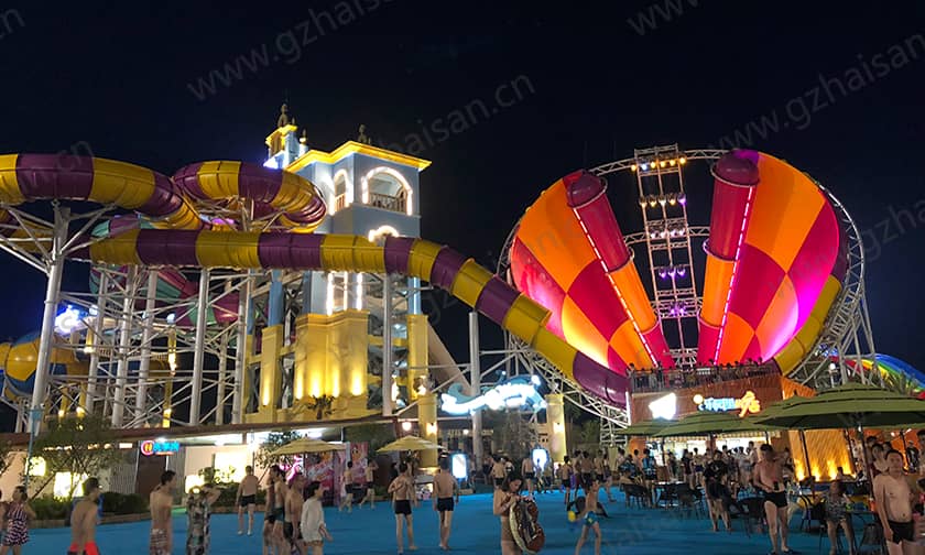 超级龙卷风水滑道提供了一种新的、刺激的水上体验