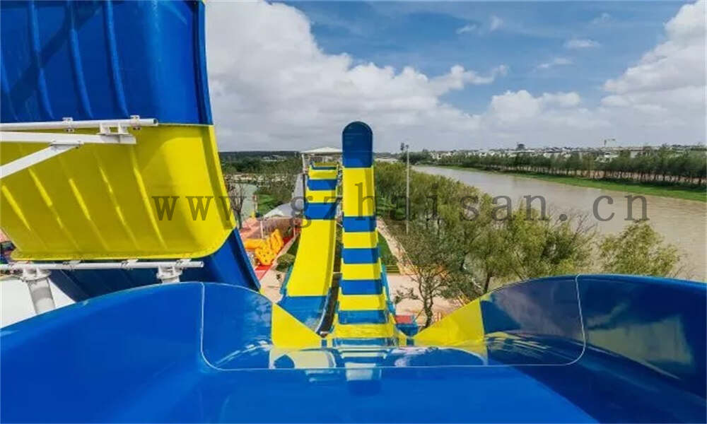 水上乐园管理中如何优化园区的音乐和声音环境？