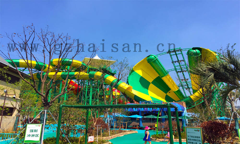 如何在水上乐园管理中提升园区的灯光和视觉效果？