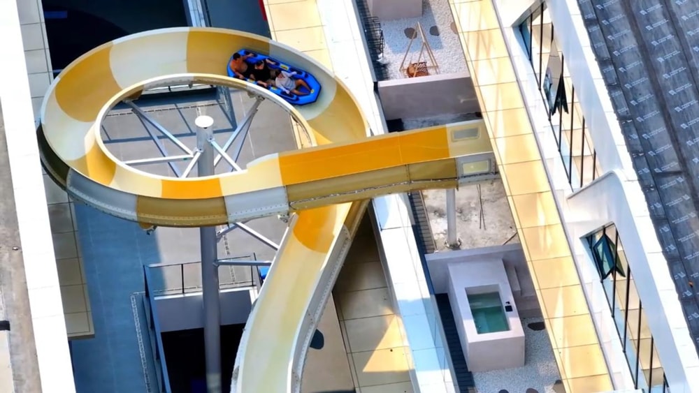 激流过山车｜当速度拥抱水花，掀起水上狂欢盛宴